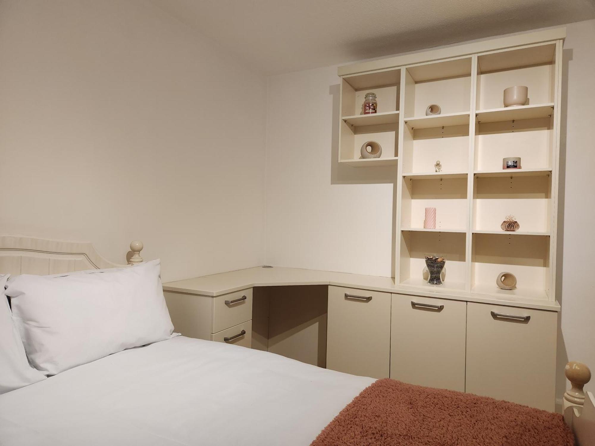 Elmdon House With 4 Spacious Bedrooms To Choose 伯明翰 外观 照片