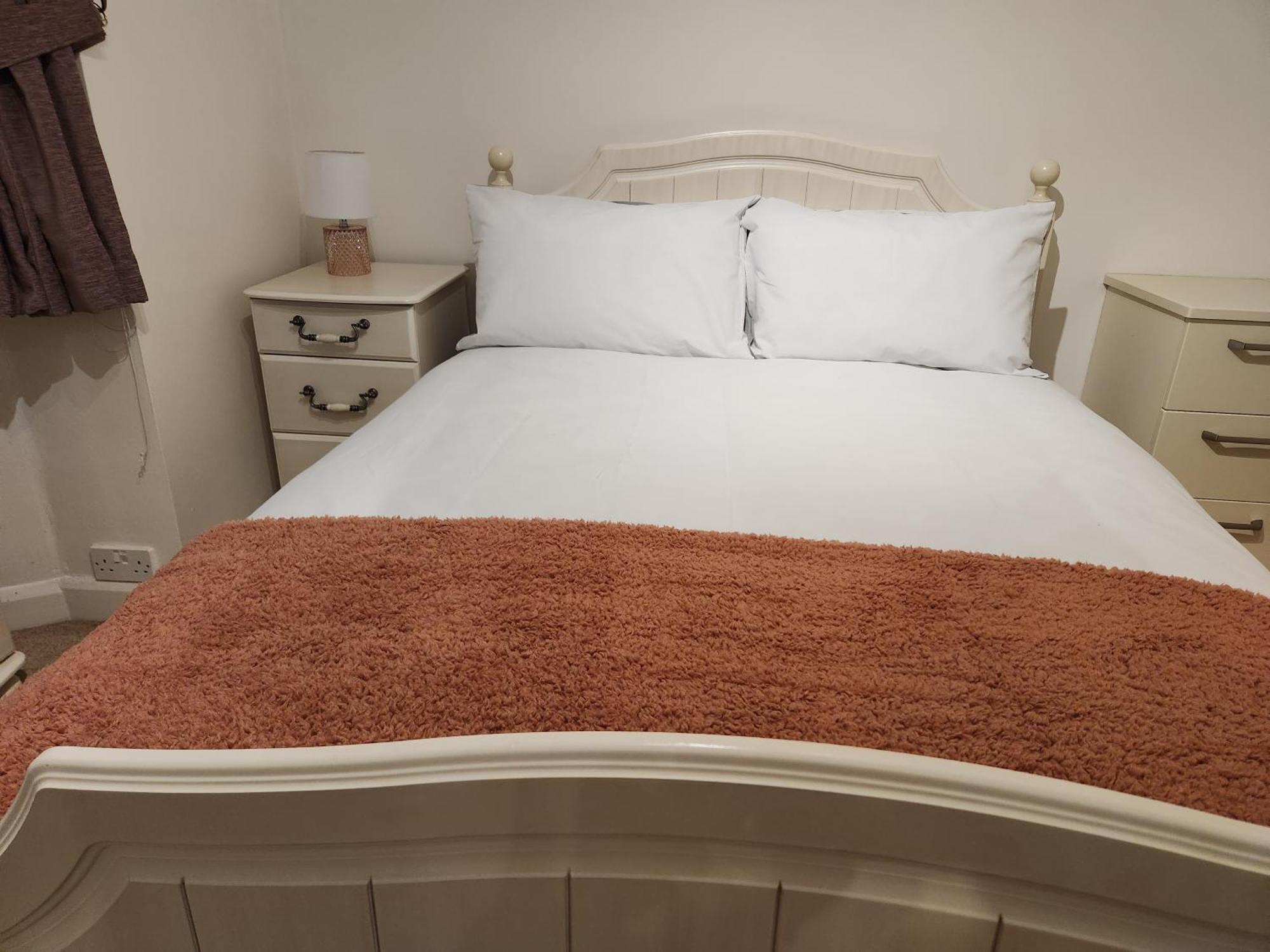 Elmdon House With 4 Spacious Bedrooms To Choose 伯明翰 外观 照片