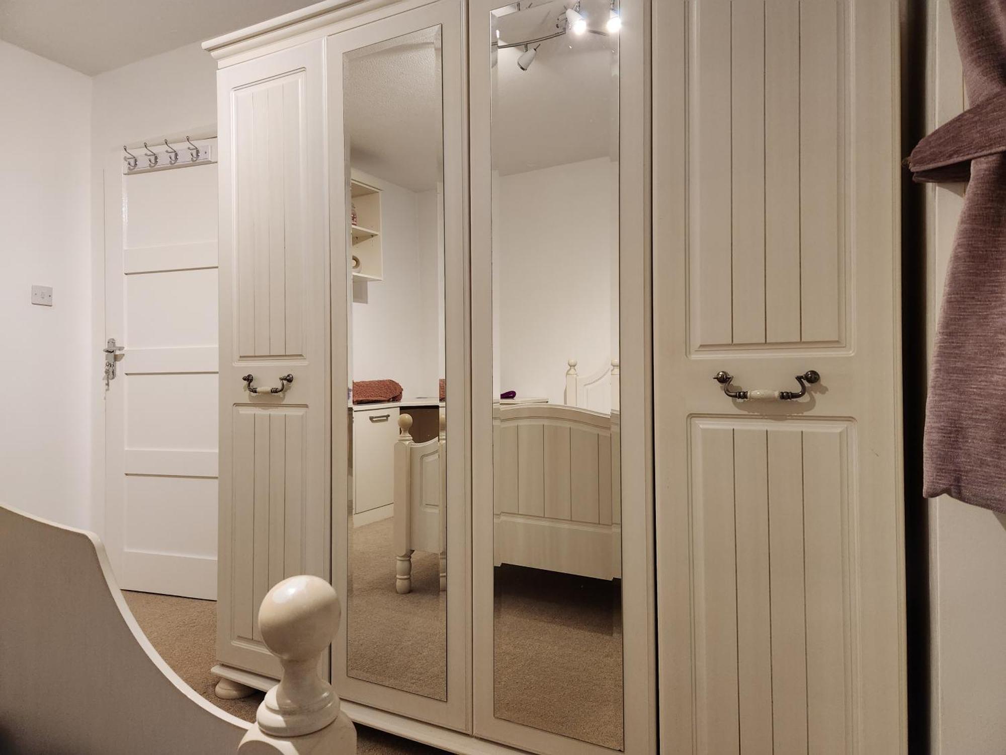 Elmdon House With 4 Spacious Bedrooms To Choose 伯明翰 外观 照片