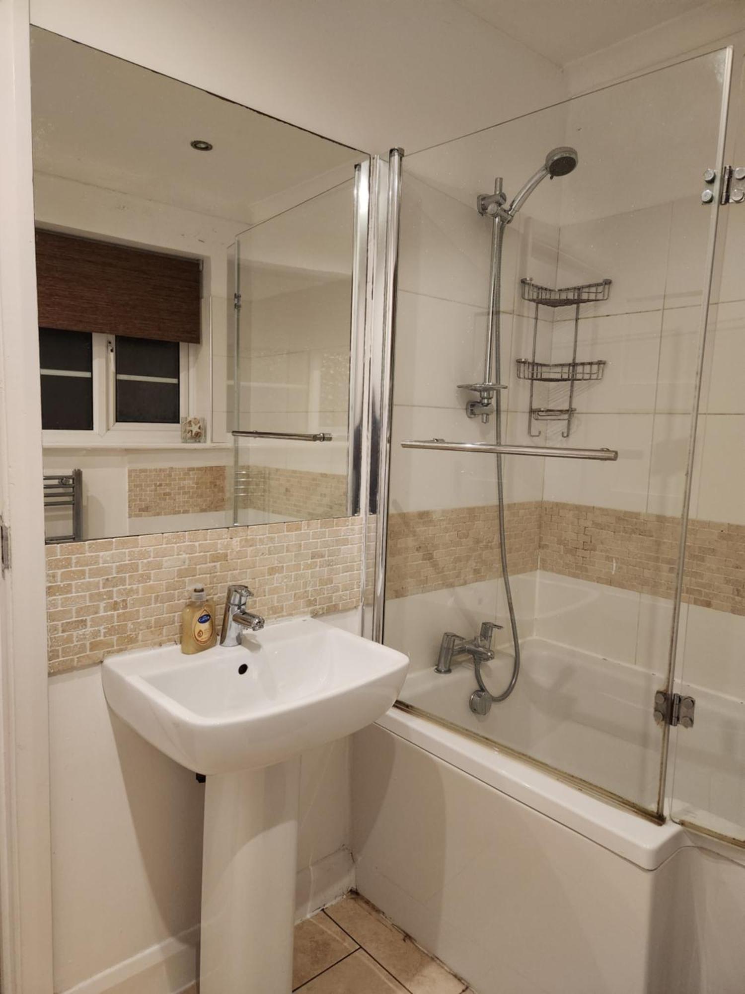 Elmdon House With 4 Spacious Bedrooms To Choose 伯明翰 外观 照片