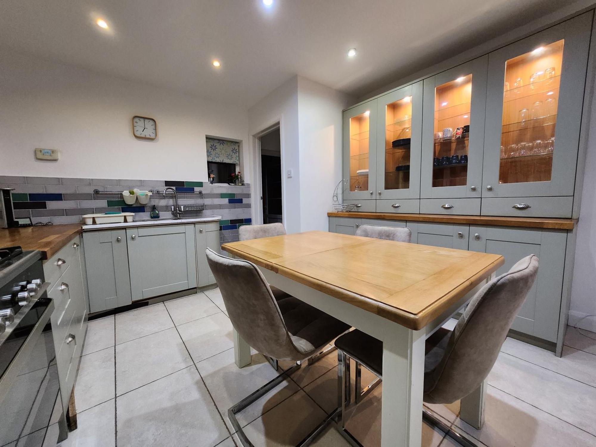 Elmdon House With 4 Spacious Bedrooms To Choose 伯明翰 外观 照片