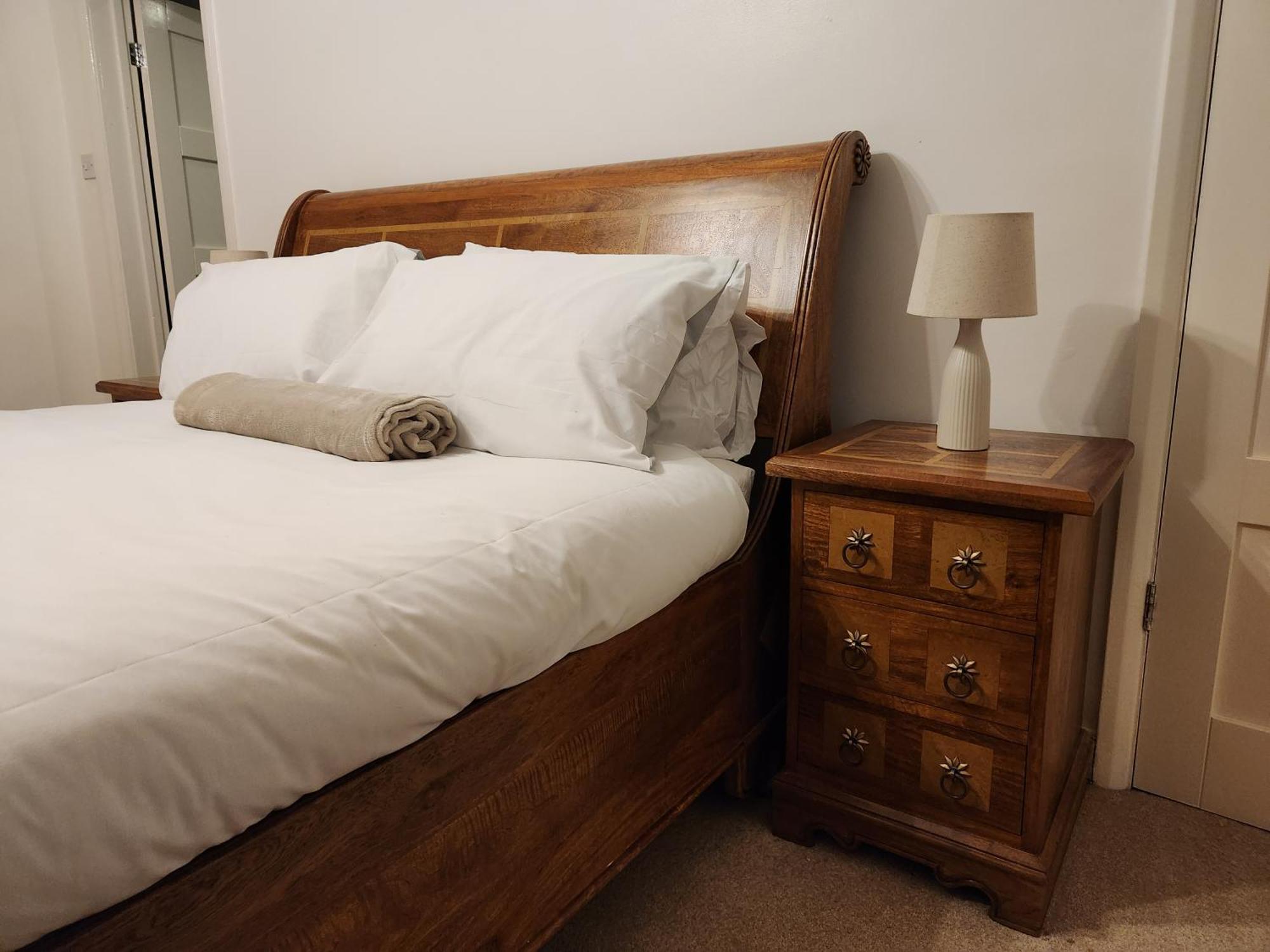 Elmdon House With 4 Spacious Bedrooms To Choose 伯明翰 外观 照片