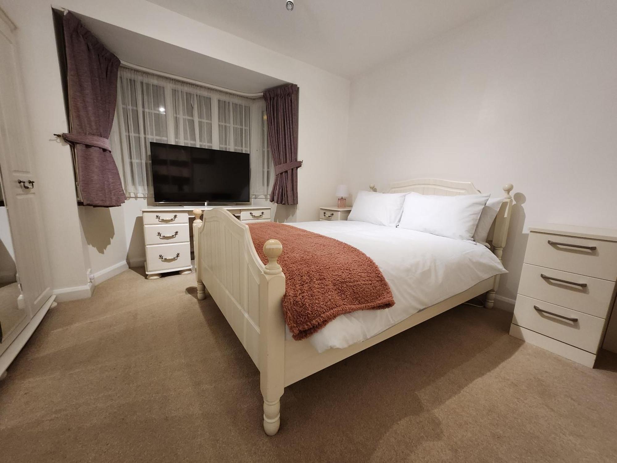Elmdon House With 4 Spacious Bedrooms To Choose 伯明翰 外观 照片